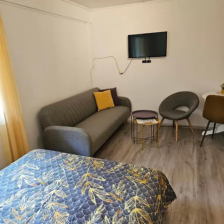 Apartment 2 *